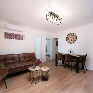 Grand 3 Avec Clim Et Balcon Marsella